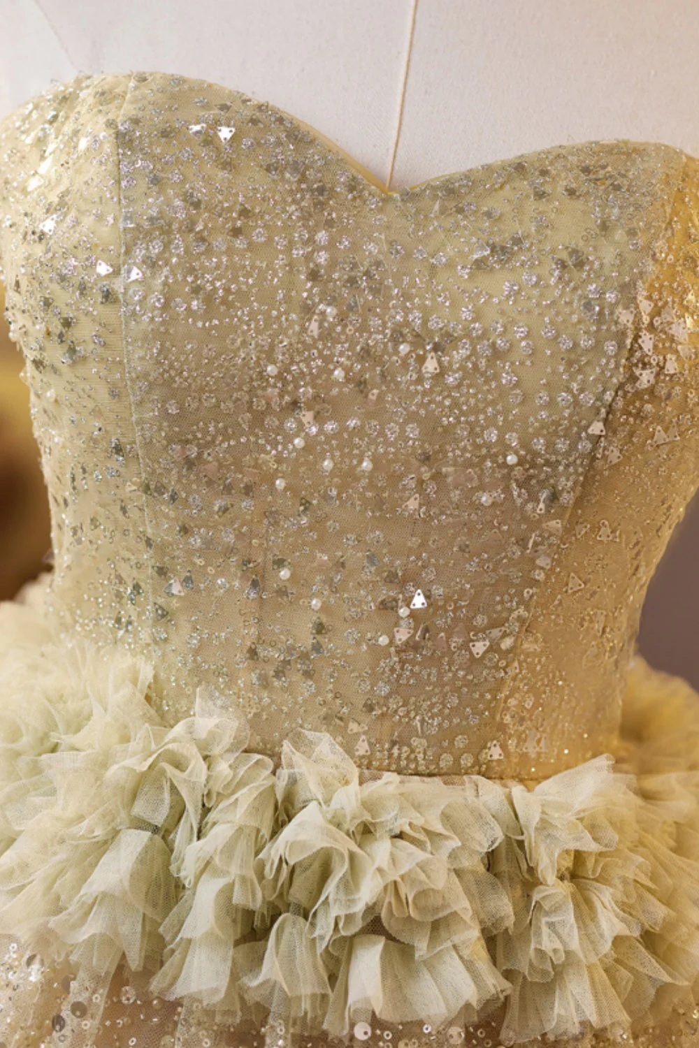 Golden Sweetheart Sequin Ruffle A-line Homecoming Dress - Image 5