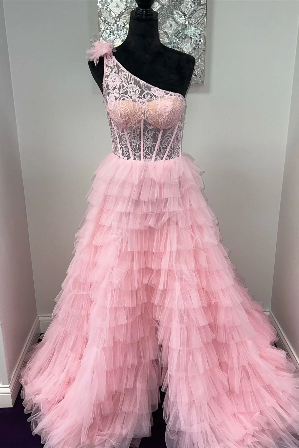 One Shoulder Lace and Tulle Tiered Ruffle Prom Dress - Image 3