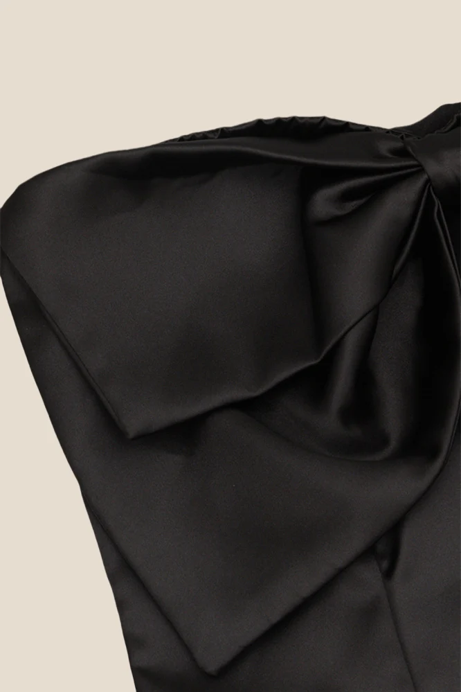 Strapless Black Satin A-line Short Dress with Bow - Image 3