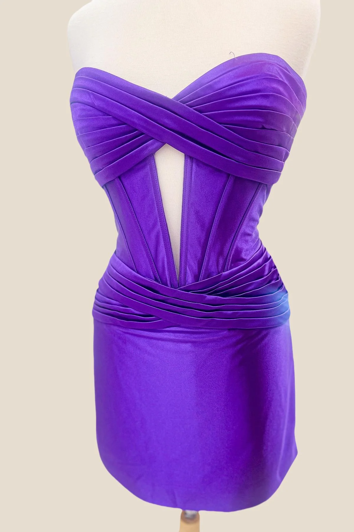 Sweetheart Red Twist Bodycon Short Dress - Image 12