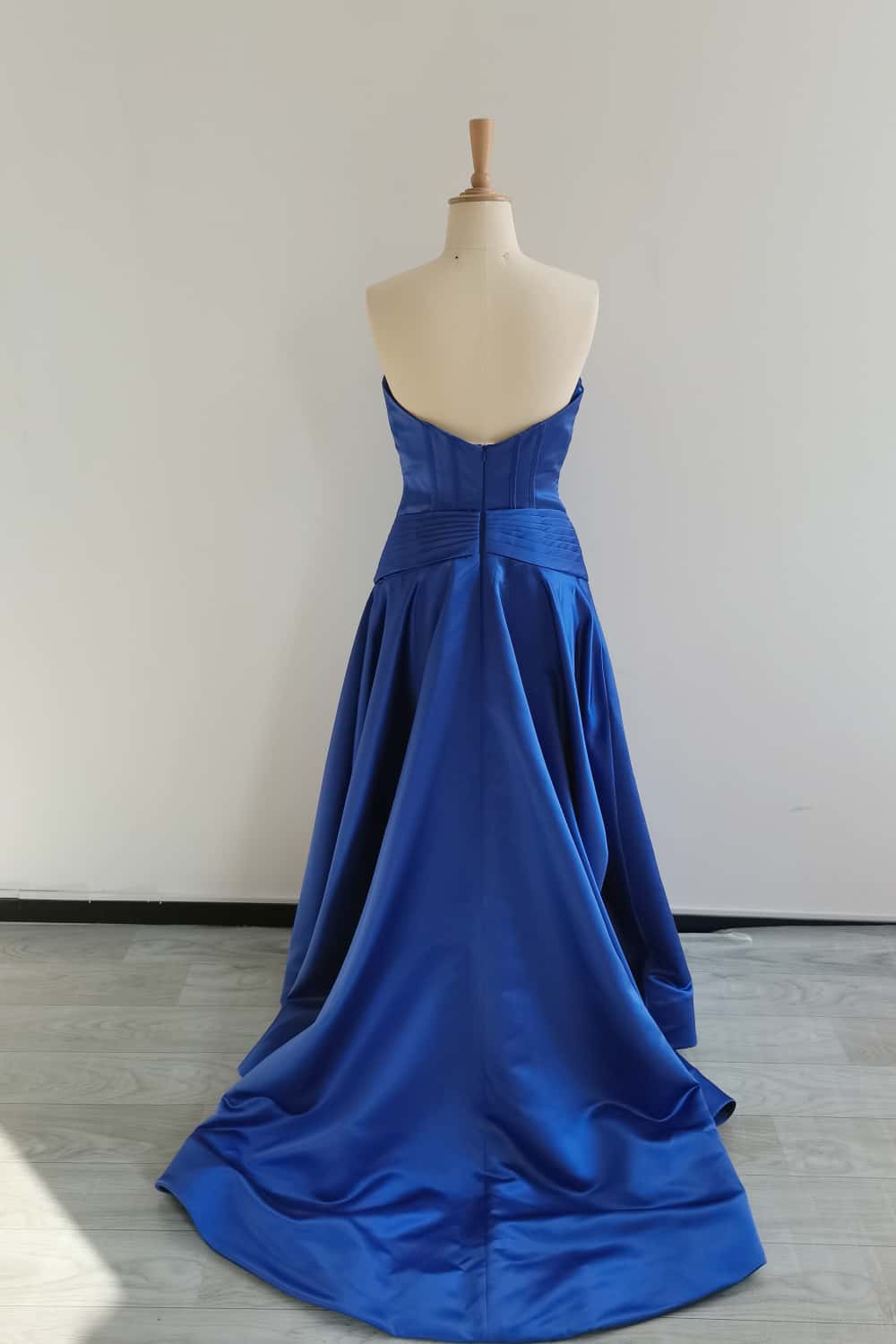 US 4 Ruched Royal Blue Satin A-line Prom Gown - Image 2