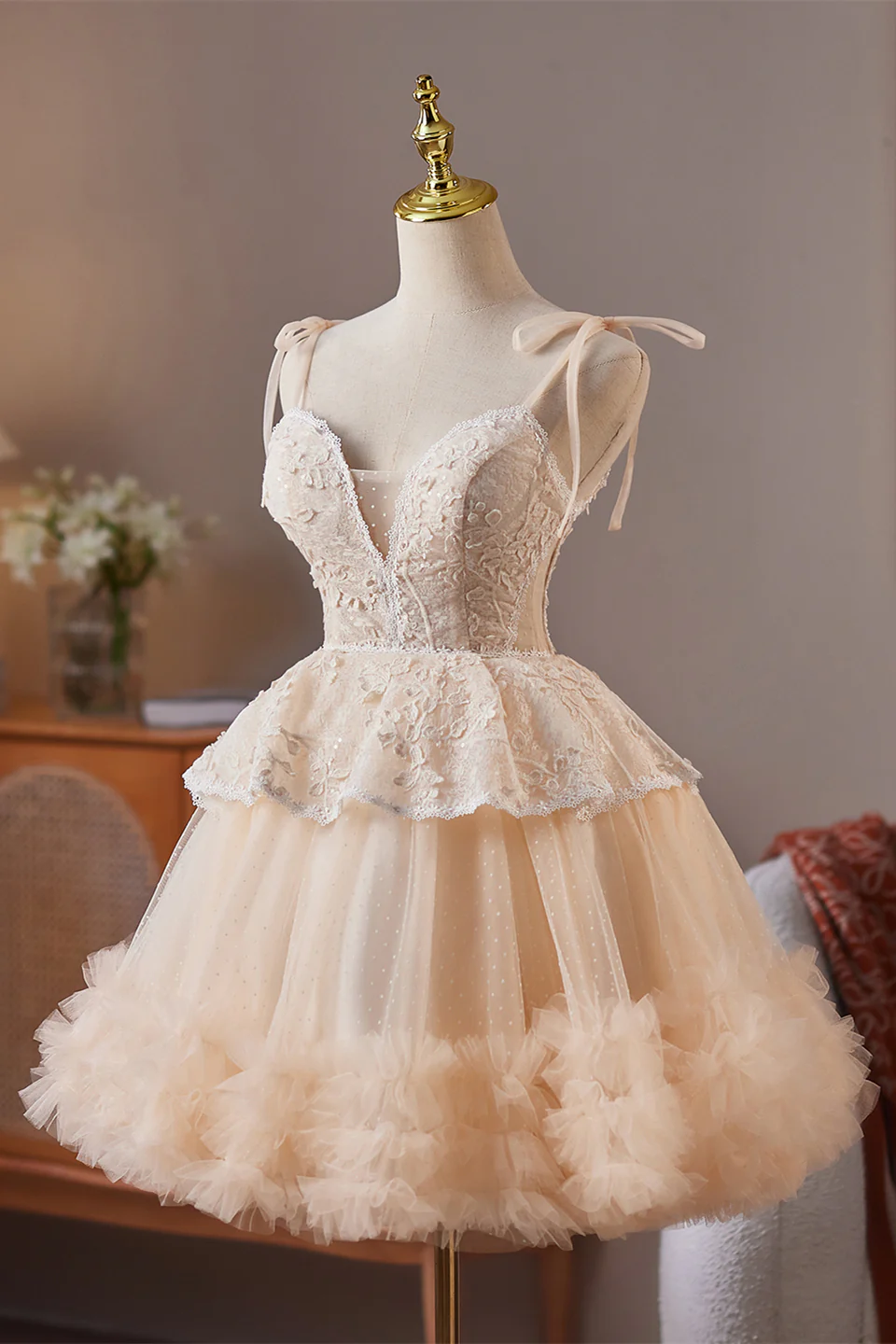 V-neck Champagne Appliques Tulle Short Dress - Image 3